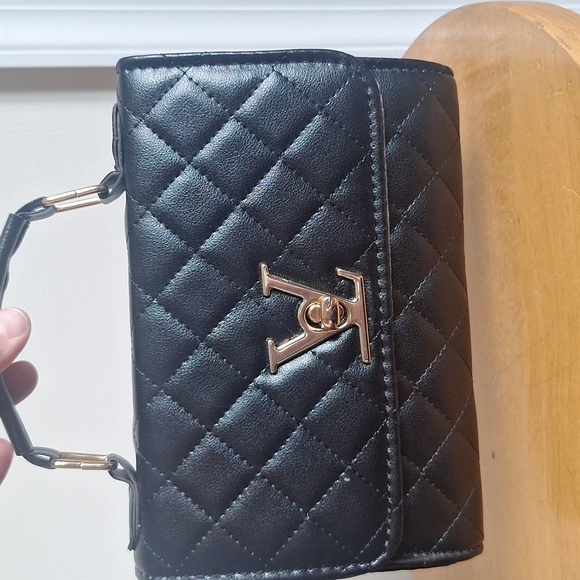Black Quilted Leather Bag - Picture 5 of 6